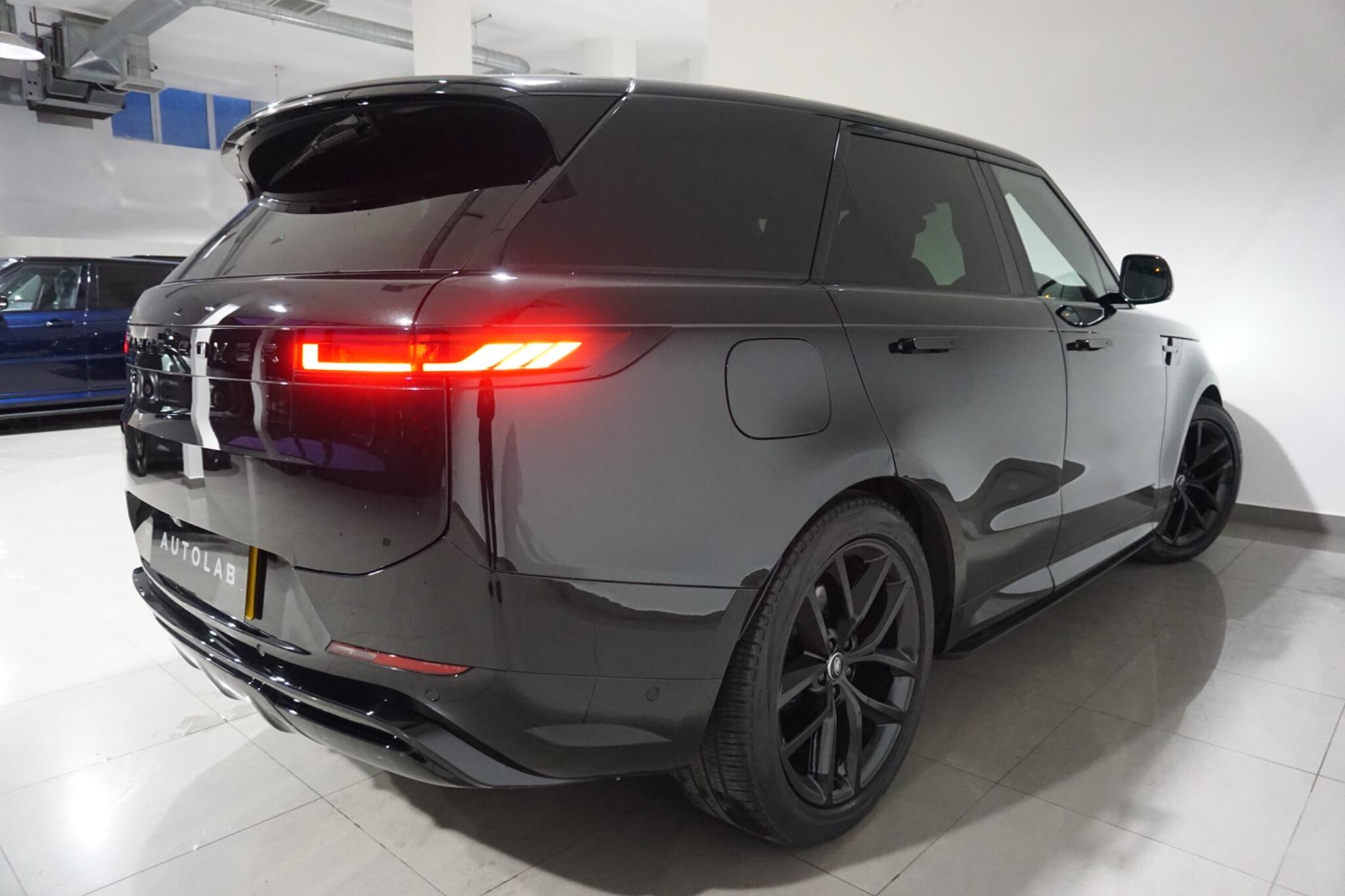 Land Rover Range Rover Sport 3.0 D300 MHEV Dynamic SE SUV 5dr Diesel Auto 4WD Euro 6 (s/s) (300 ps)